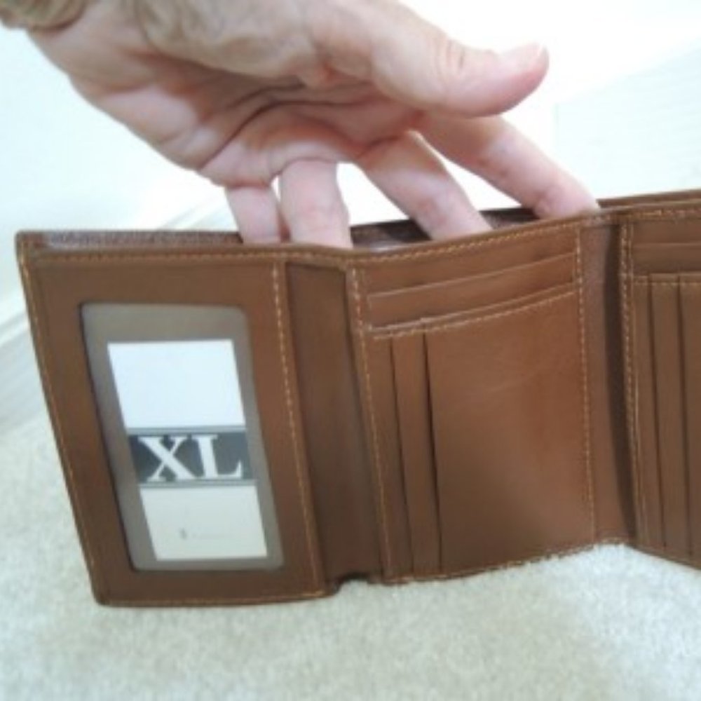 Mens Wallet Brown Leather Card Case Holder TriFold Wallet $60 Value NWOT